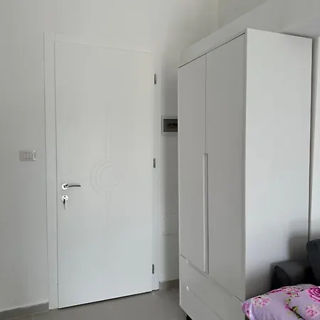 Apartment Room20 *
